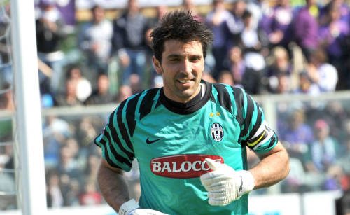 Gigi Buffon: resto alla Juve al 100%