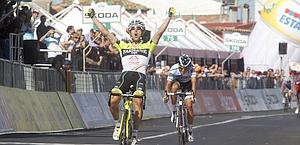 Giro d’Italia 2011, un Gatto a Tropea, si vede Contador. Weening sempre in rosa