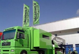 Superbike, droga sui camion Kawasaki