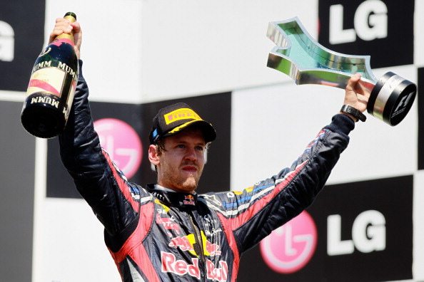 F1: Vettel domina a Valencia, Alonso gran 2° posto