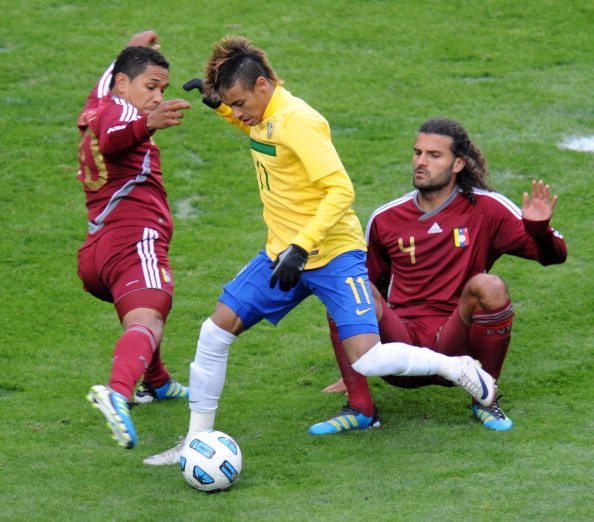 Neymar insultato da Farias. Video