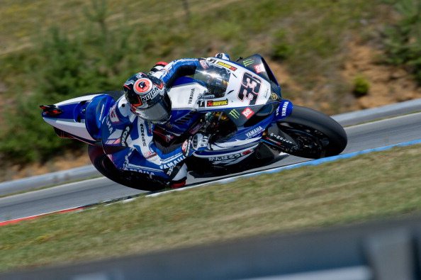 Superbike, a Brno Melandri si impone su Biaggi e Checa