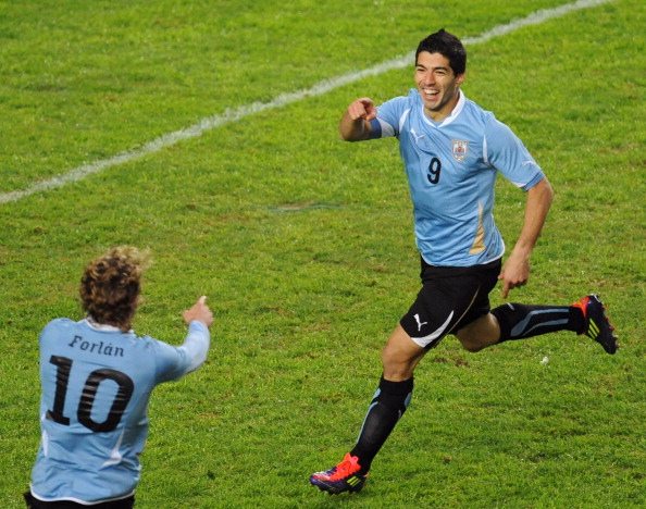 Doppio Suarez, Peru ko. L’Uruguay vola in finale