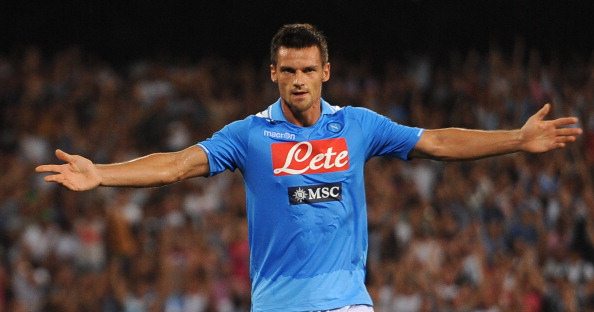 Napoli, San Paolo in forma Champions. Hamsik e Maggio show