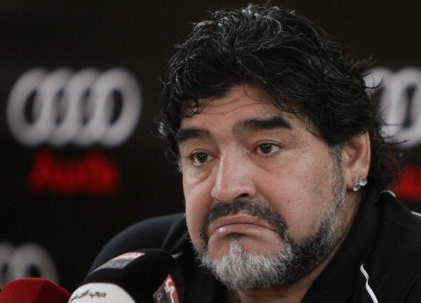 Maradona, calcio ad un tifoso dell’Al-Wasl. Video