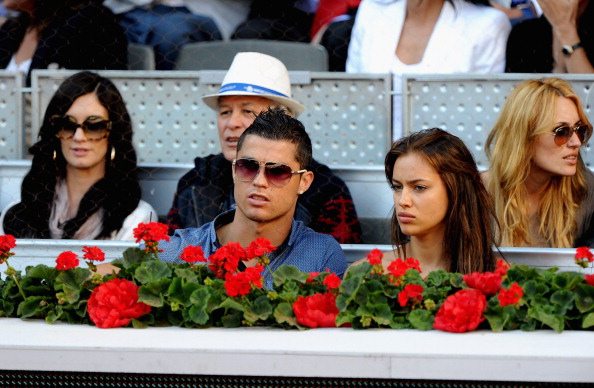 Foto hot di una fan ad Irina Shayk, guai per Cristiano Ronaldo