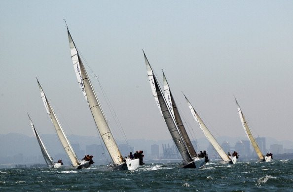 L’America’s Cup sbarca a Napoli per 2 tappe. Occasione di rinascita per la città