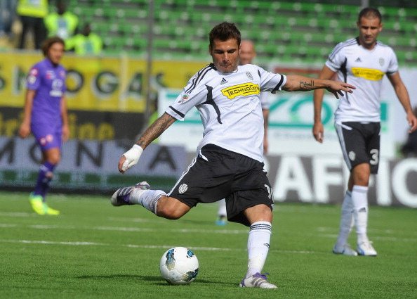 Un pari indolore, Cesena-Fiorentina 0-0. Mutu espulso