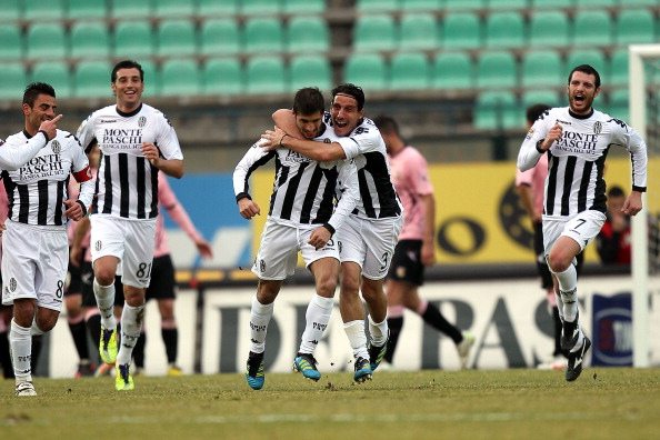 Vittoria 4-1 per il Siena su un Palermo decimato e sfortunato