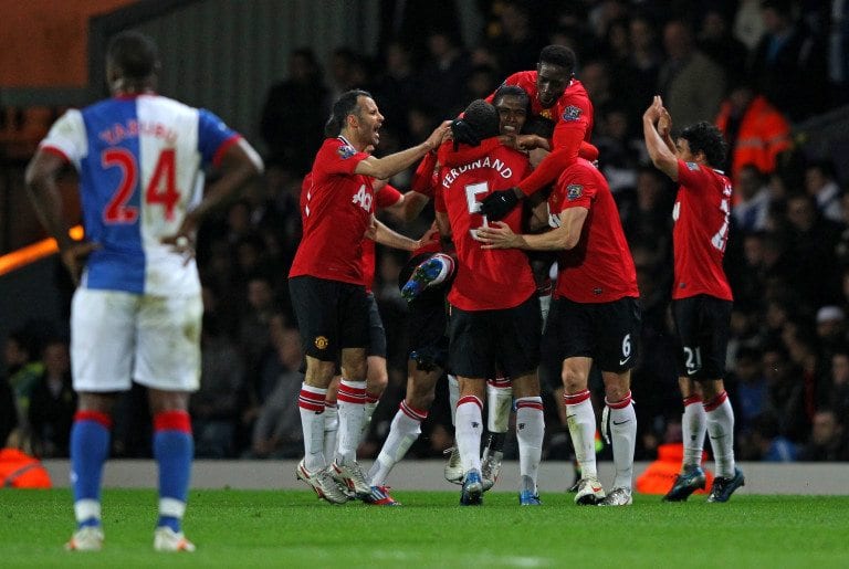 Premier League: il Manchester United vince a Blackburn, City a -5