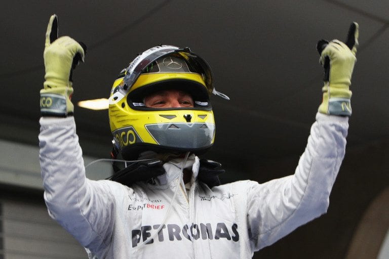 F1, Rosberg vince a Shangai davanti a Button e Hamilton. Solo 9° Alonso