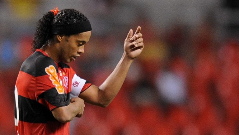 Bravata di Ronaldinho, ubriaco all’allenamento del Flamengo