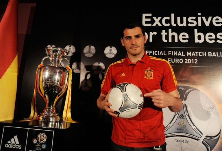Adidas e Casillas presentano Tango 12 Finale, pallone della Finale Euro 2012