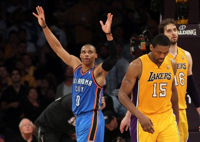 Lakers sull’orlo dell’eliminazione, Thunder e Spurs espugnano Los Angeles