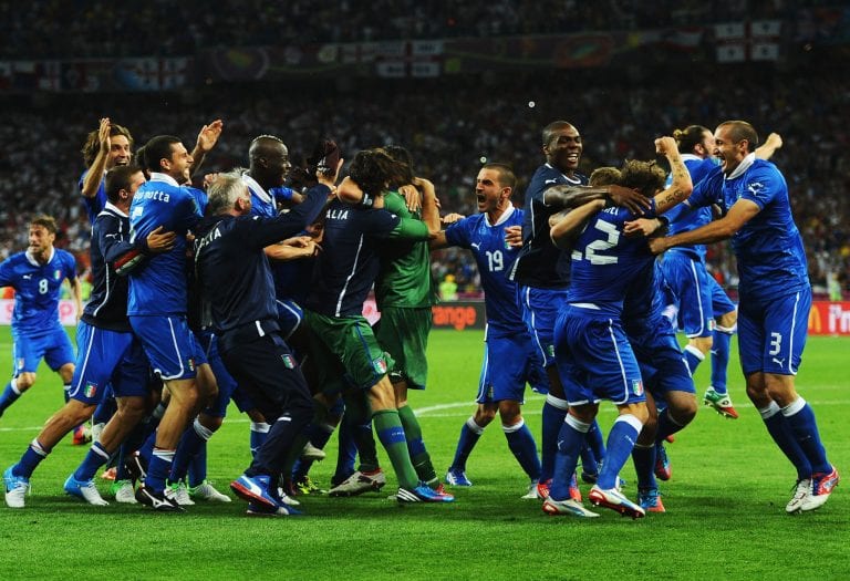 Italia-Inghilterra 4-2 dopo i calci di rigore. In semifinale la Germania