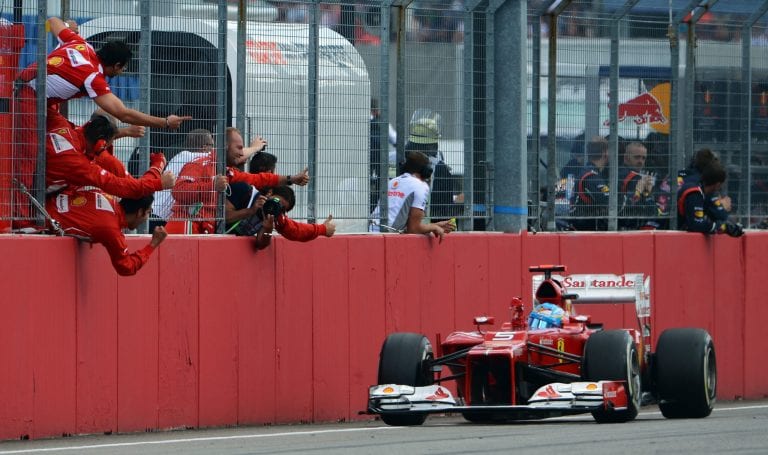 Trionfo di Alonso in Germania. Button sul podio, Vettel penalizzato