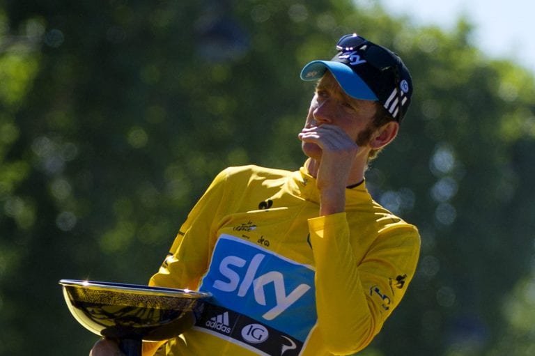 Tris Cavendish sui Campi Elisi, Wiggins in giallo nella storia