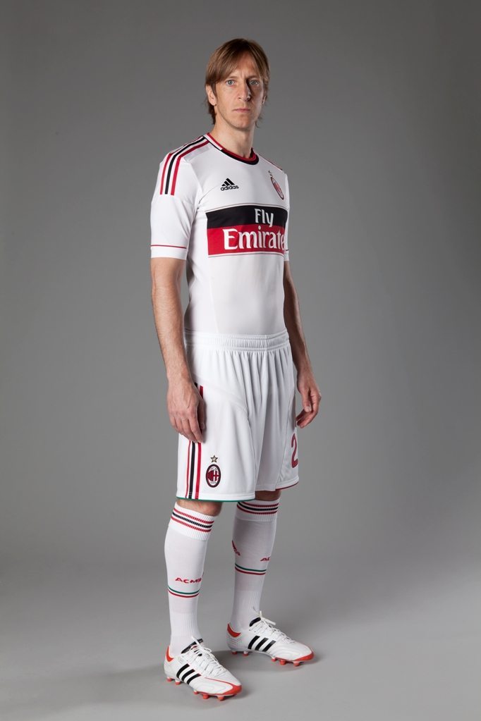 Maglia Milan 2013, Adidas svela seconda e terza divisa