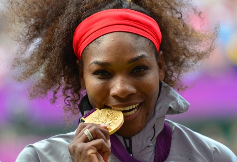 Serena Williams conquista l’oro olimpico. Sharapova umiliata in finale