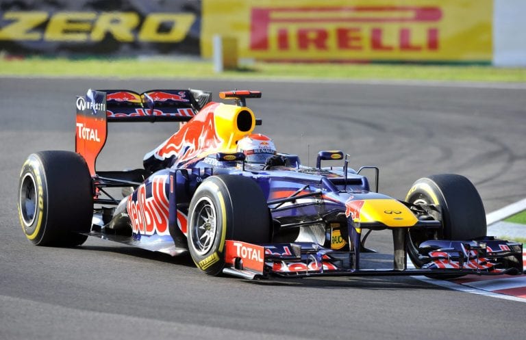 Vettel domina a Suzuka e riapre il Mondiale. Alonso ko