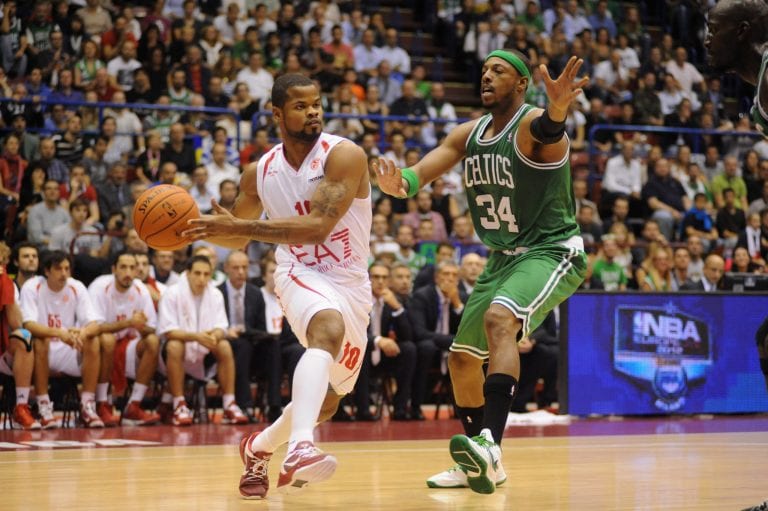 NBA, Boston Celtics travolgenti a Milano. Sconfitti Heat e Lakers
