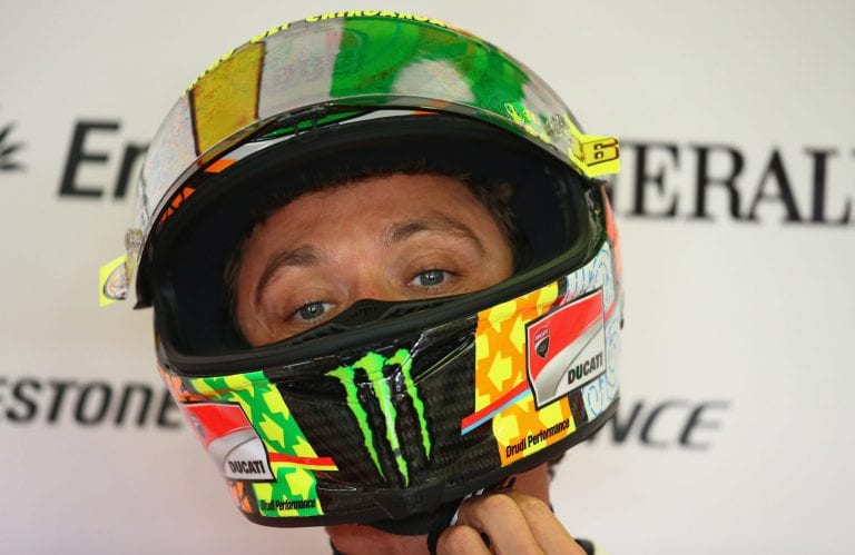 Valentino Rossi ritrova la sua Yamaha a Valencia