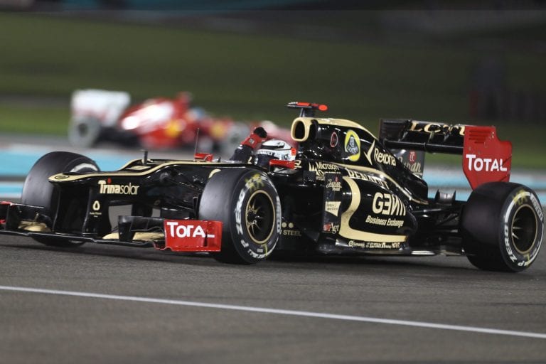 Raikkonen vince il GP di Abu Dhabi. Alonso a -10 da Vettel