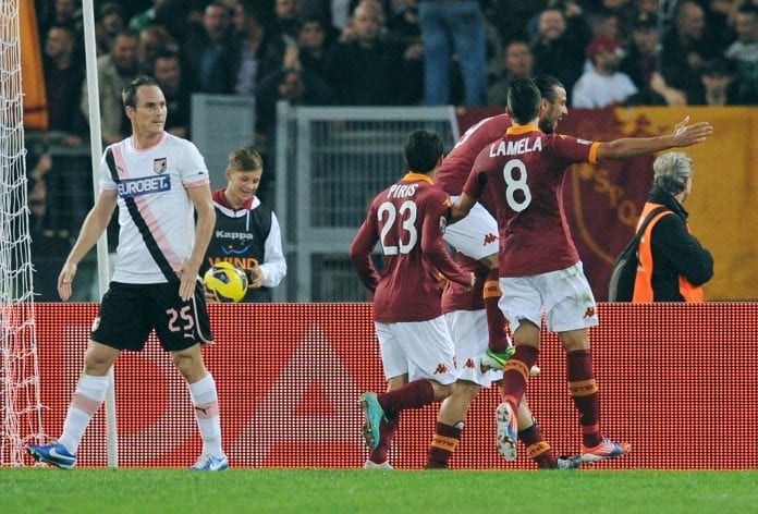 L'esultanza dei giocatori della Roma dopo il gol di Francesco Totti Giuseppe Bellini Getty Images Sport