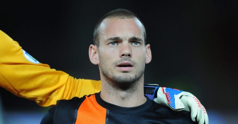 Twitter galeotto, Yolanthe difende Sneijder