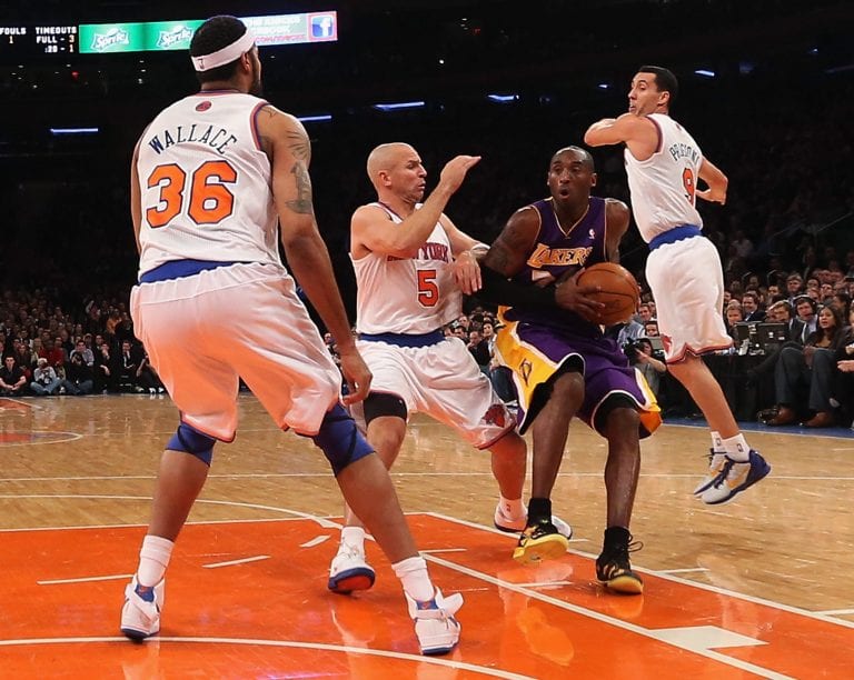 NBA, Lakers ko contro i New York Knicks. Continua la crisi
