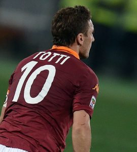 Totti, intervento da Capitano: "Giù le mani dalla Roma" | © Paolo Bruno/ Getty Images Sport
