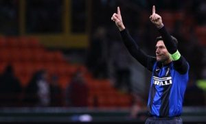 Javier Zanetti si è rotto il tendine d'Achille e dovrà star fermo molti mesi | © Marco Luzzani/Stringer / Getty Images