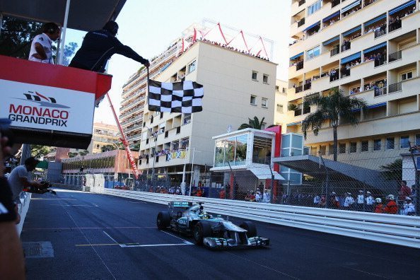 Rosberg domina a Montecarlo. A podio le Red Bull, Alonso 7°