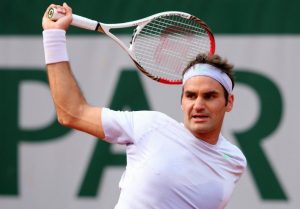Federer in azione al Roland Garros ©Julian Finney/Getty Images