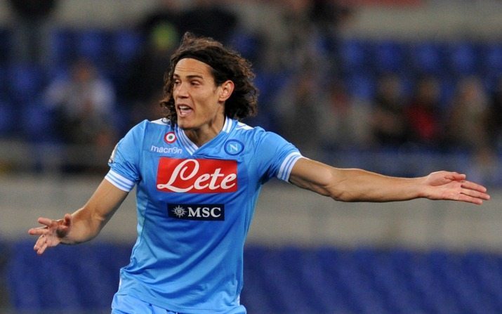 Napoli, Edinson Cavani sempre più lontano