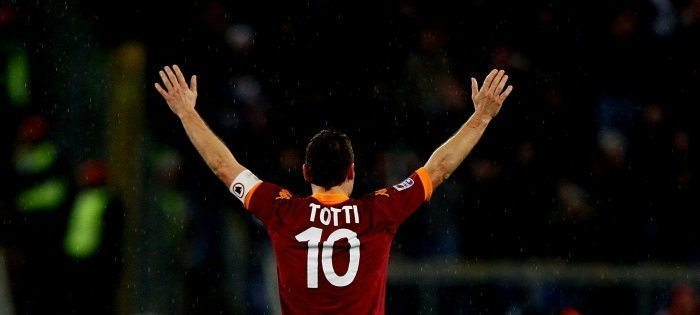 Nuove maglie Roma, Totti polemico “è l’ultima che indosso”
