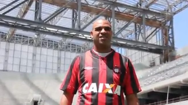 Adriano ritorna in campo con l’ Atletico Paranaense