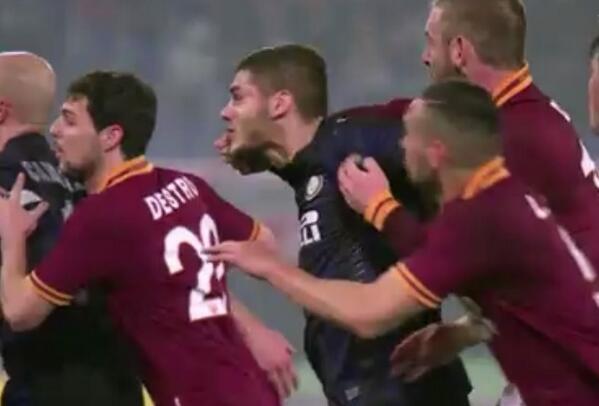 Roma-Inter a reti bianche ma con tanti pugni