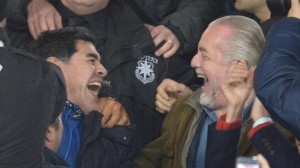 Il presidente del Napoli de Laurentiis insieme a Maradona