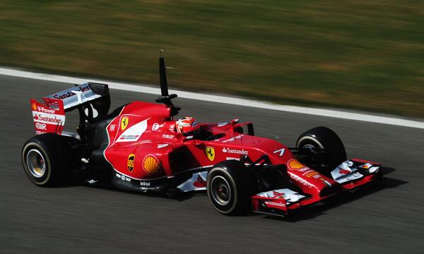 Formula 1, nei test in Bahrain la Ferrari migliora