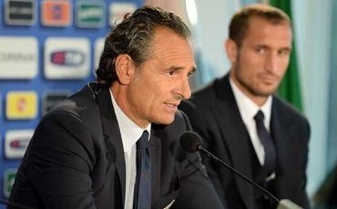 Chiellini, prova Tv da 3 giornate, Prandelli: “Niente codice etico”