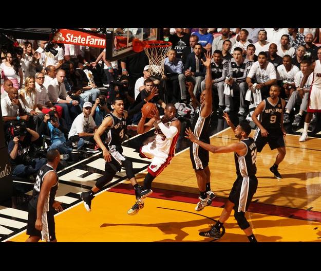 I San Antonio Spurs massacrano i Miami Heat in Gara 4 delle NBA Finals. Leonard da MVP