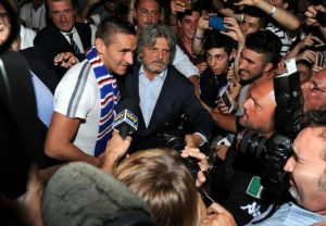 Gonzalo Bergessio arriva a Genova | Foto Twitter / Il Pallonaro