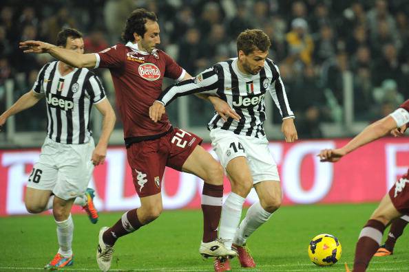 Juventus-Torino, Pirlo decide il derby ma la Roma risponde