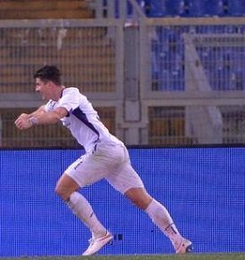 Mario Gomez trascina la Fiorentina in semifinale