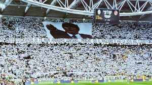 Il tributo a Conte dei tifosi della Juventus | Foto Twitter
