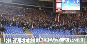 La Curva Sud espone lo striscione di contestazione sullo 0-3 della Fiorentina | Foto Twitter