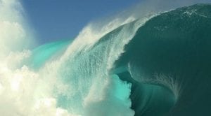 L'onda gigante che ha travolto Niccolò Porcella | Foto Web