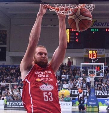 Basket, Pistoia chiama, Milano risponde