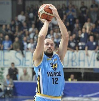 Basket: Cremona vola, trio di testa con Milano e Reggio